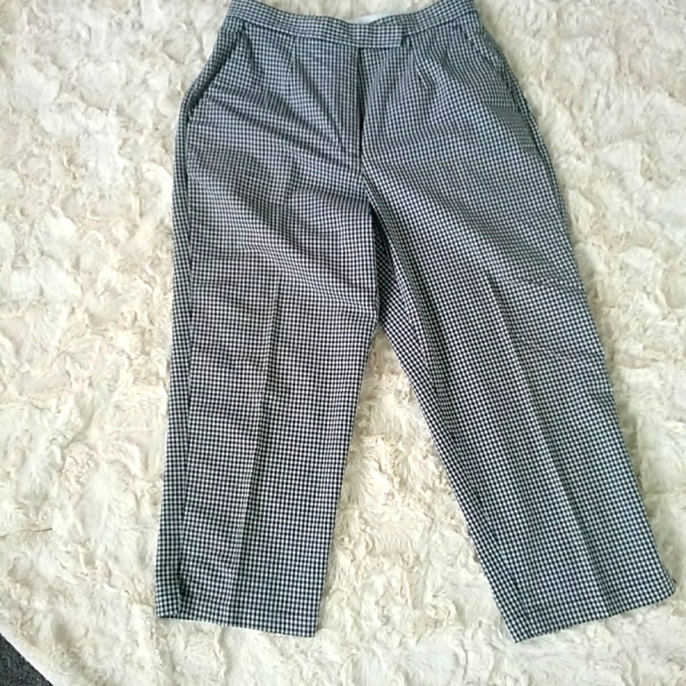 Liz Claiborne Black and White Gingham Capris